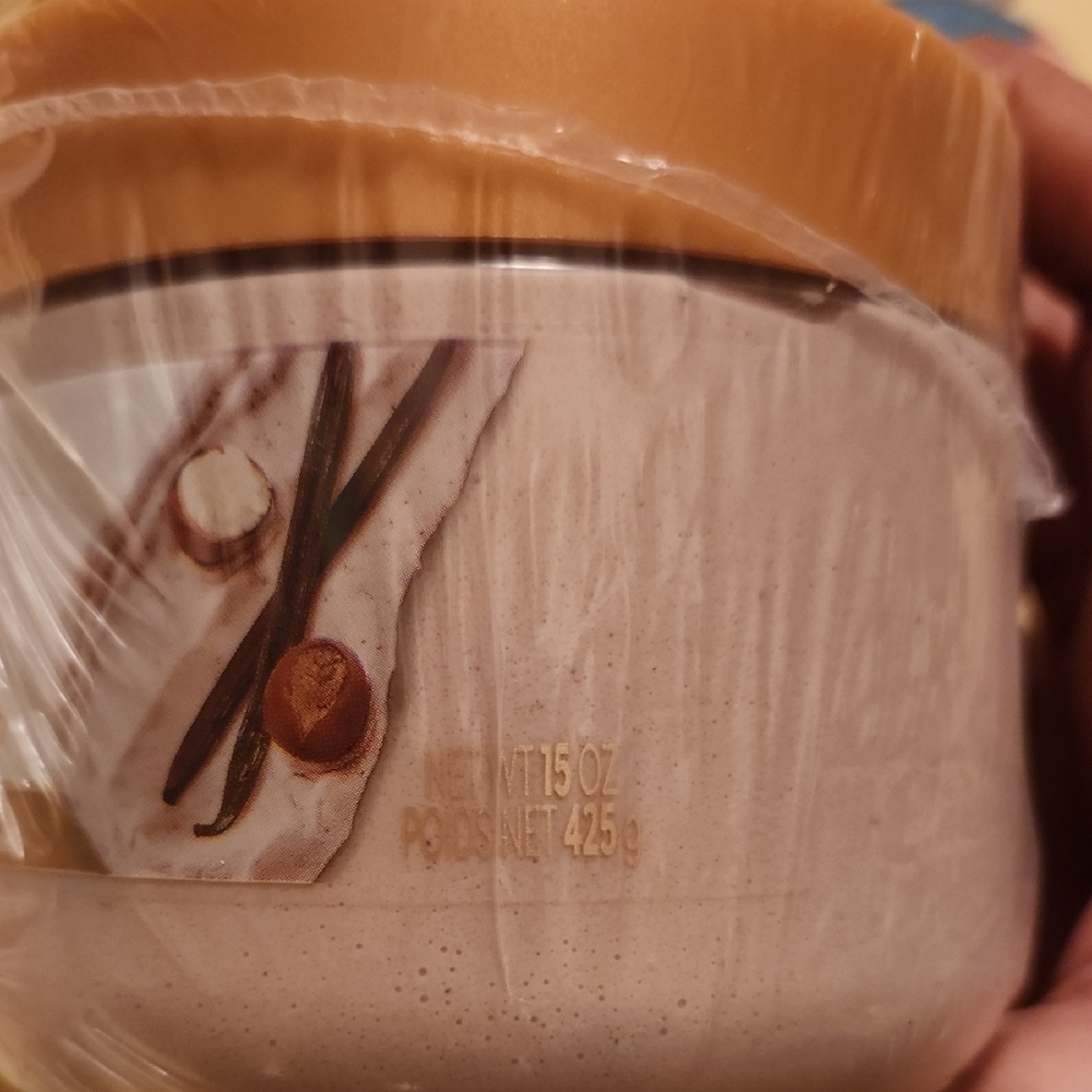 Dove Exfoliating Body Scrub with Brown Lid - Picture 5 of 5